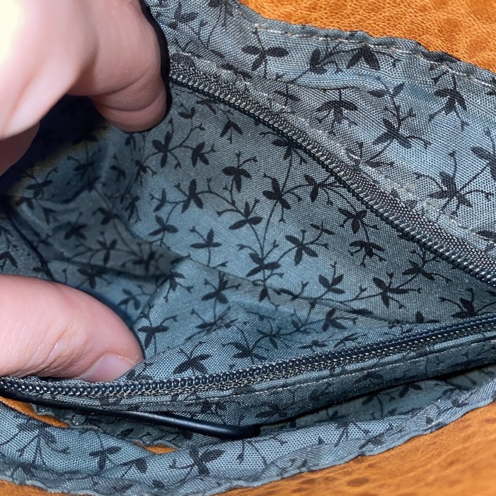 🐛Stylish Tan Women's Purse with lots of pockets! - Picture 8 of 14